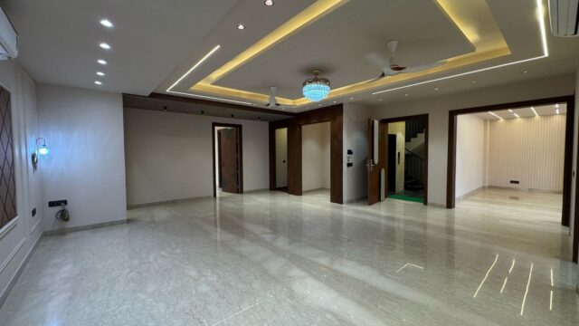 4 BHK builder floor in Sushant Lok 2 Gurgaon