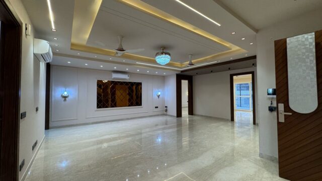 4 BHK builder floor in Sushant Lok 2 Gurgaon
